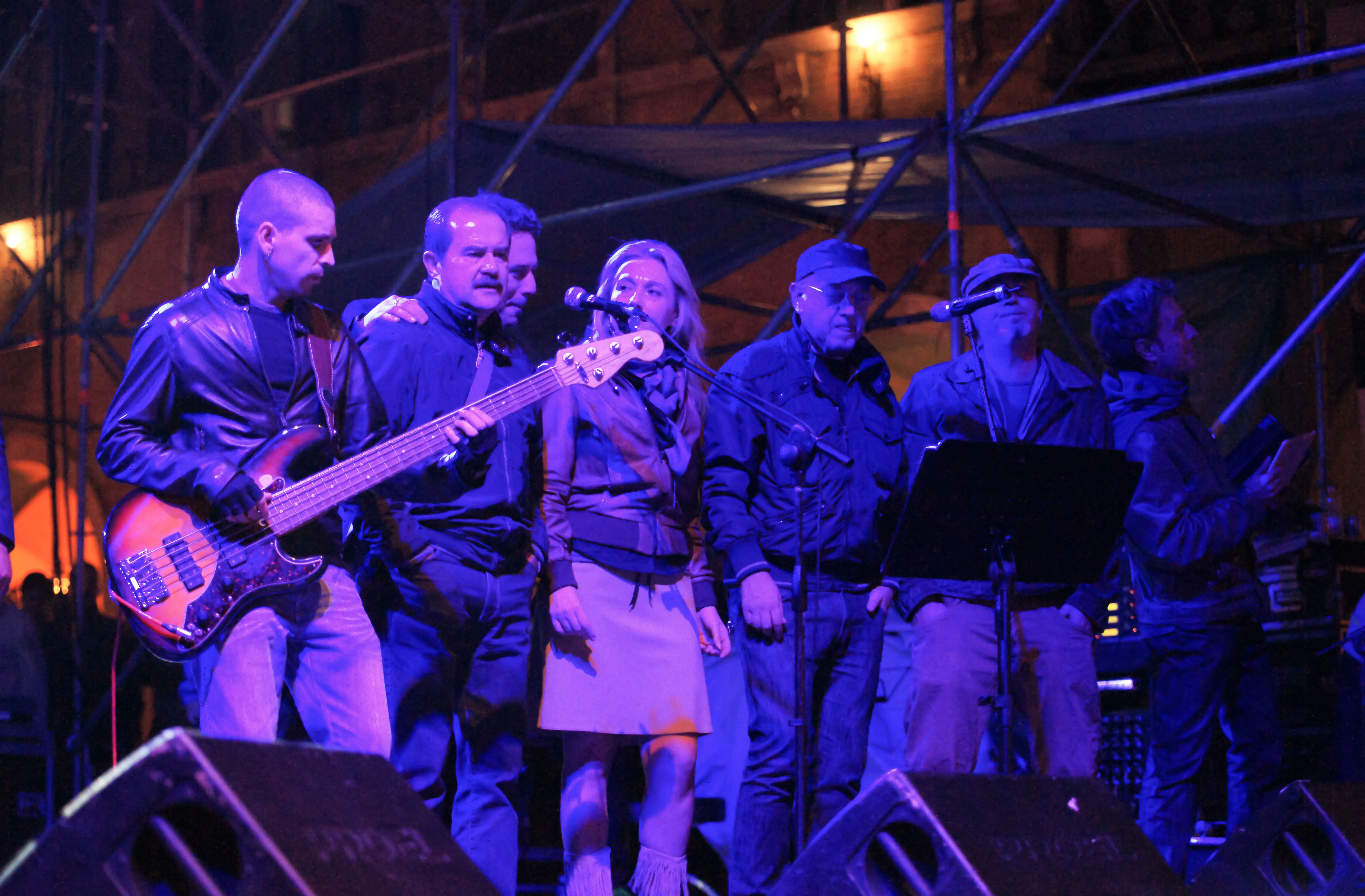 live con Luca Carboni Enrico Ruggeri . Nomadi